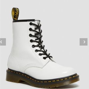 Dr Martens White eyelet combat boots - great condition Size 7